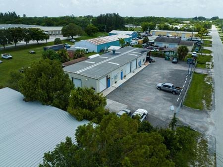 Photo of commercial space at 515 S Market Ave in Fort Pierce