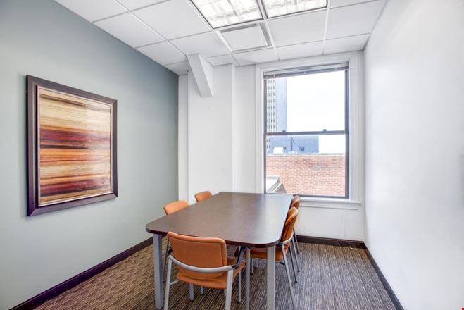 KY, Louisville – MET Building