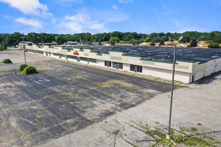 Retail space for Sale at 2865-2885 Bay Road in Saginaw