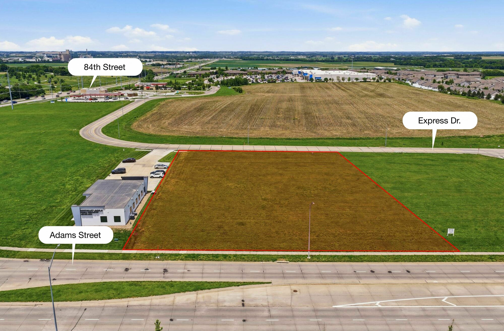 8541 Expy Dr, Lincoln, NE 68507-3235
