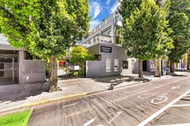 852 Fort Street (300)