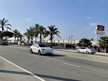 Commercial space for Rent at 527 W Hueneme Rd in Oxnard