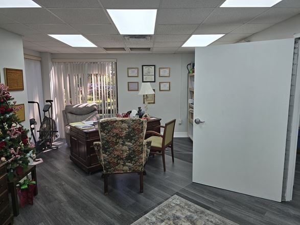 Vonderburg Office Suite