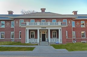 Fergus Falls Apartments - Historic Charm With Complete Restoration