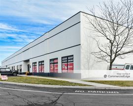 Crossroads Commerce Center