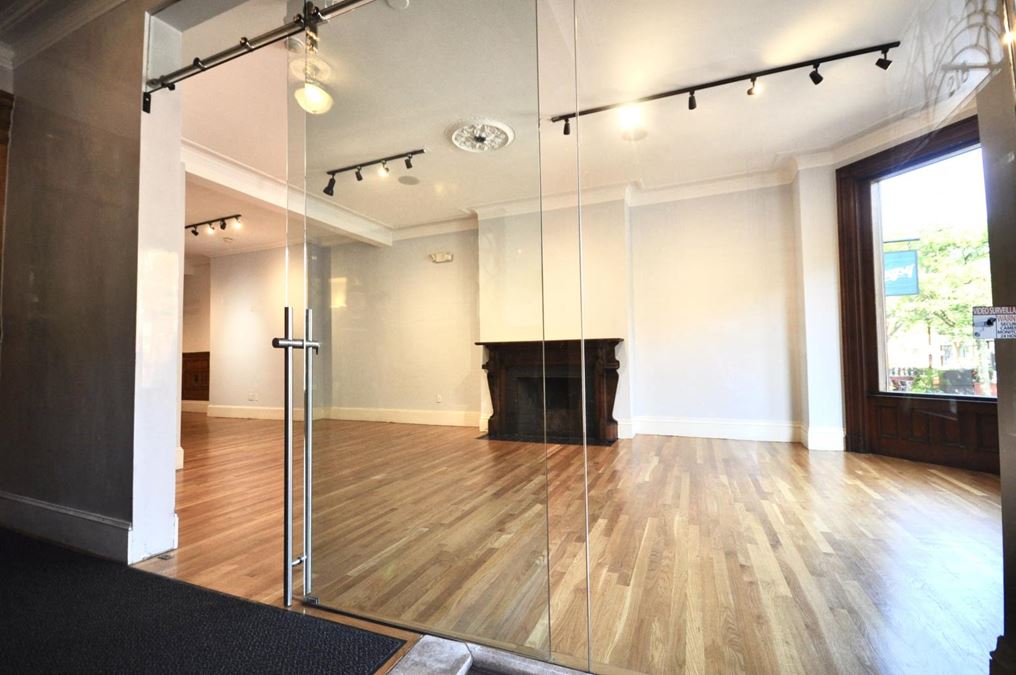 218 Newbury St