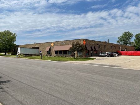 Industrial Building with Outdoor Storage - St Charles