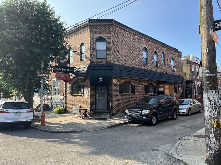 1,920 SF | Turn-Key Bar / Restaurant Building with Liquor License for Sale | 1026 Wolf Street