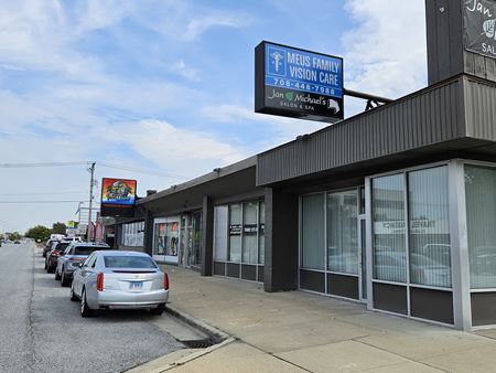 Photo of commercial space at 6955 West 111th Street in Worth