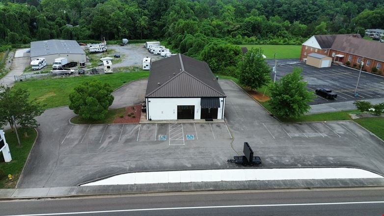 9009 Oak Ridge Hwy
