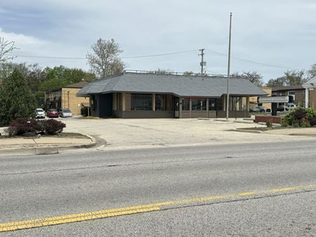 Photo of commercial space at 590 Roosevelt Road in Glen Ellyn