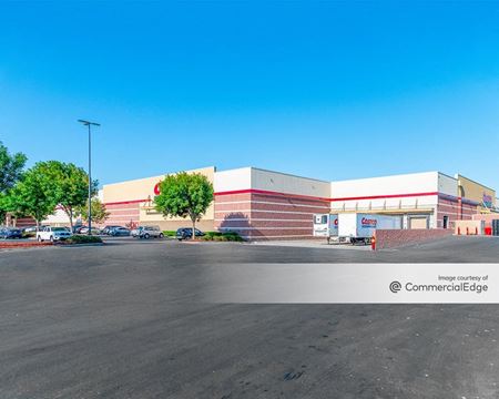Retail space for Rent at 2440 Daniels Street in Manteca