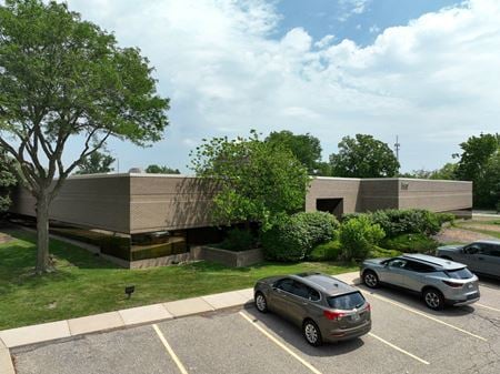Photo of commercial space at 560-580 Kirts Blvd in Troy