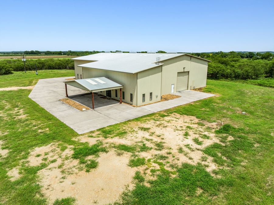 Crane-Ready Warehouse & Office Space on 19.25 Acres