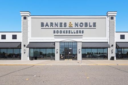 Retail space for Rent at 8082 Wedgewood Lane North in Maple Grove