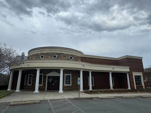 Prime Stand-Alone Building on 2 Acres