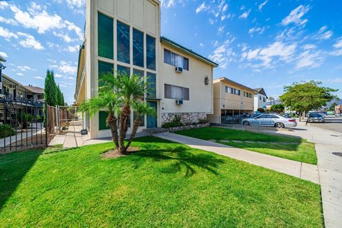 214 E Chevy Chase Dr