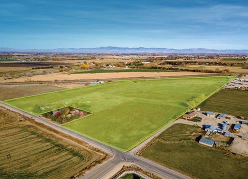 RESIDENTIAL ACREAGE - DEVELOPMENT POTENTIAL