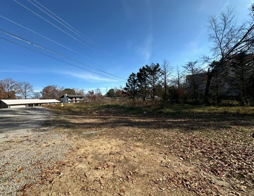 Vacant 1+ acre land at 8476 East Brainerd Road