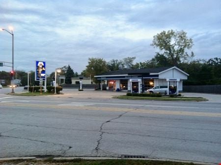 Retail space for Sale at 812 Waukegan Road in Northbrook