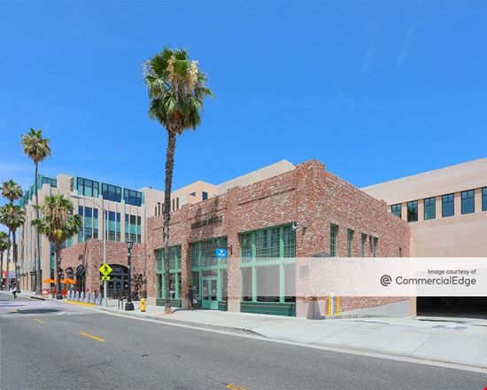 Playhouse Plaza