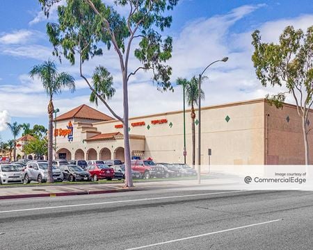Retail space for Rent at 10721 Atlantic Avenue in Lynwood