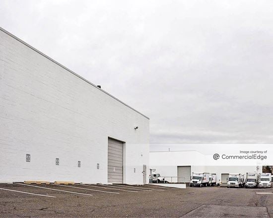 Meadowlands Distribution Center - 368-374 Starke Road