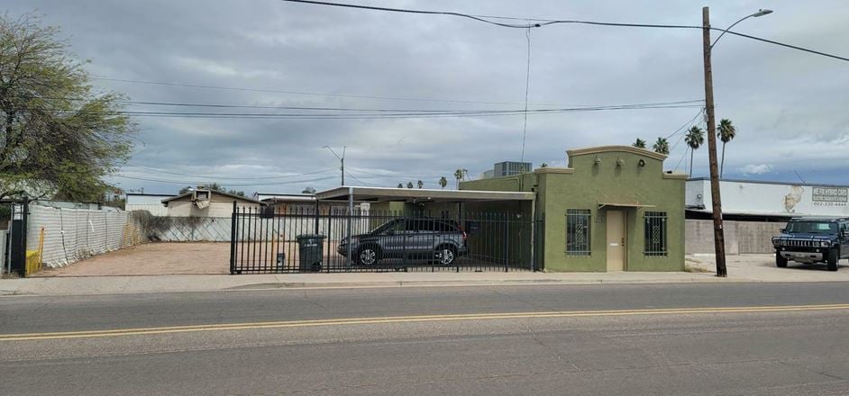 408 W McMurray Blvd