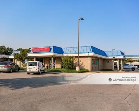 Retail space for Rent at 1206 South Bowen Road in Arlington