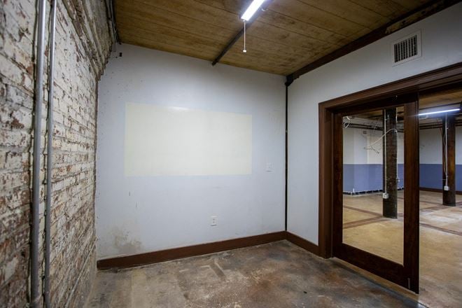 Suite 400 | 912 Lady St
