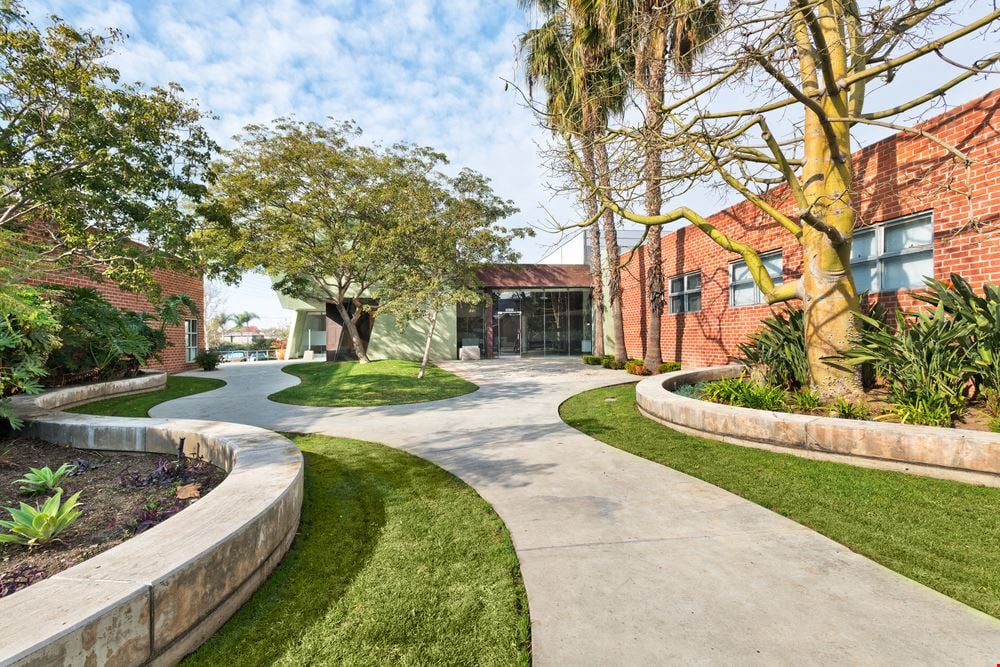 10113 Jefferson Blvd