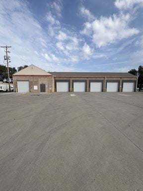 STORAGE/CONTRACTOR BAYS