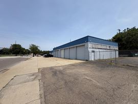 1325 S Main St