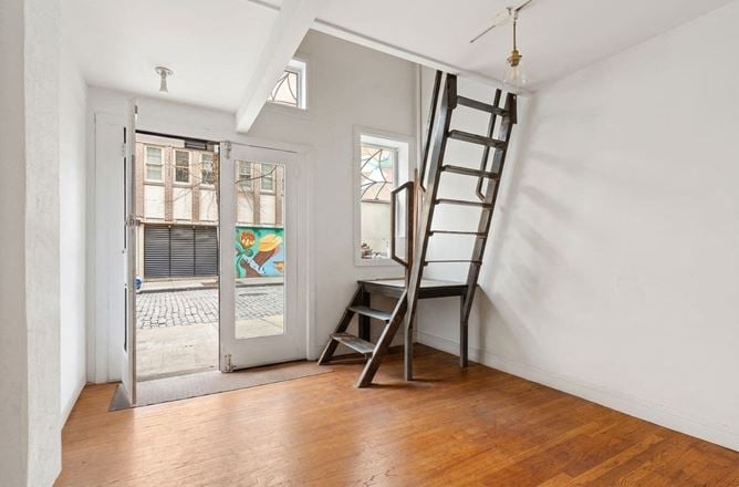 500 SF | 94 S 1st Street | Williamsburg Ground Floor Retail Space with Mezzanine for Lease