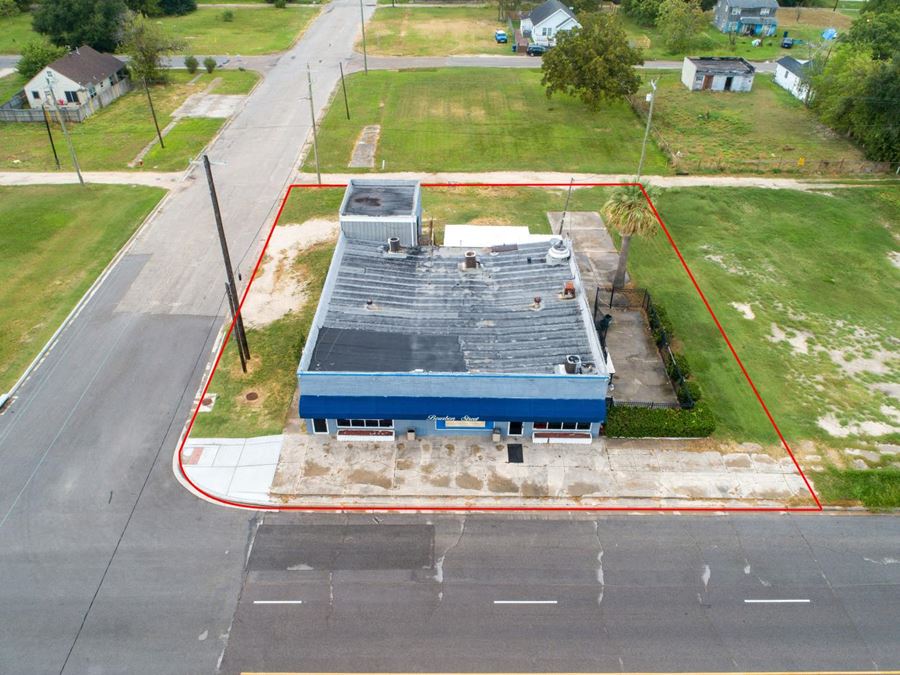 Cheap Retail! 330 Texas Ave (Texas City)