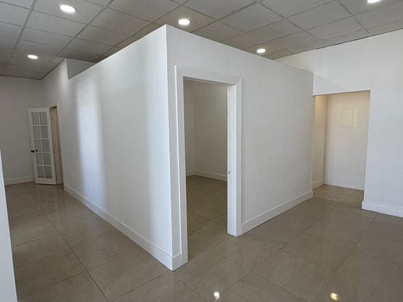 100 Hialeah Dr
