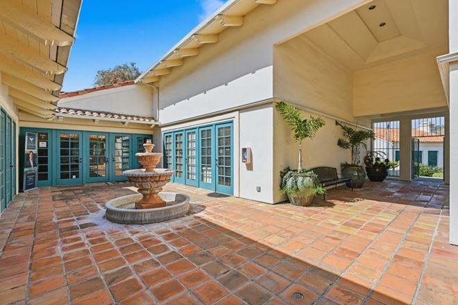 Capistrano Business Plaza
