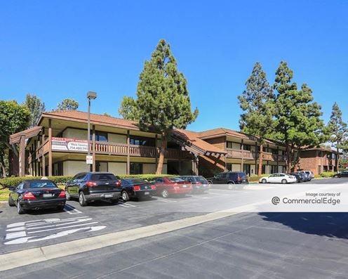 Central Pointe Business Centers - Creekside Plaza