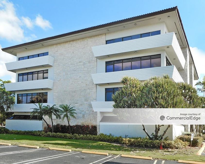 15105 NW 77th Avenue, Miami Lakes, FL 33014