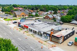 22220–22228 Gratiot Avenue (Units: 22220, 22224, 22228)