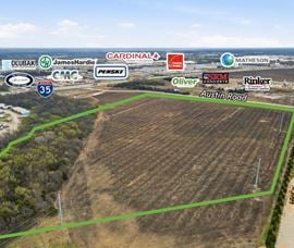40 ACRES, ~23 BUILDABLE AC WITH IH-35 ACCESS