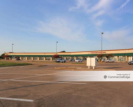 510, 514 & 550 South Carrier Pkwy - Grand Prairie