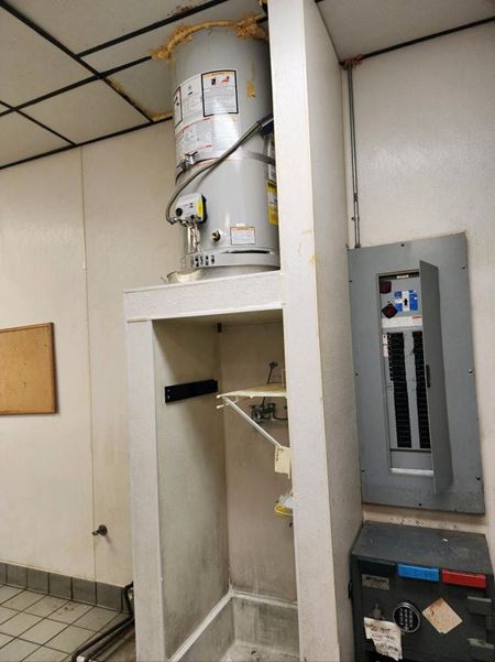 102      Space Photo Gallery 5