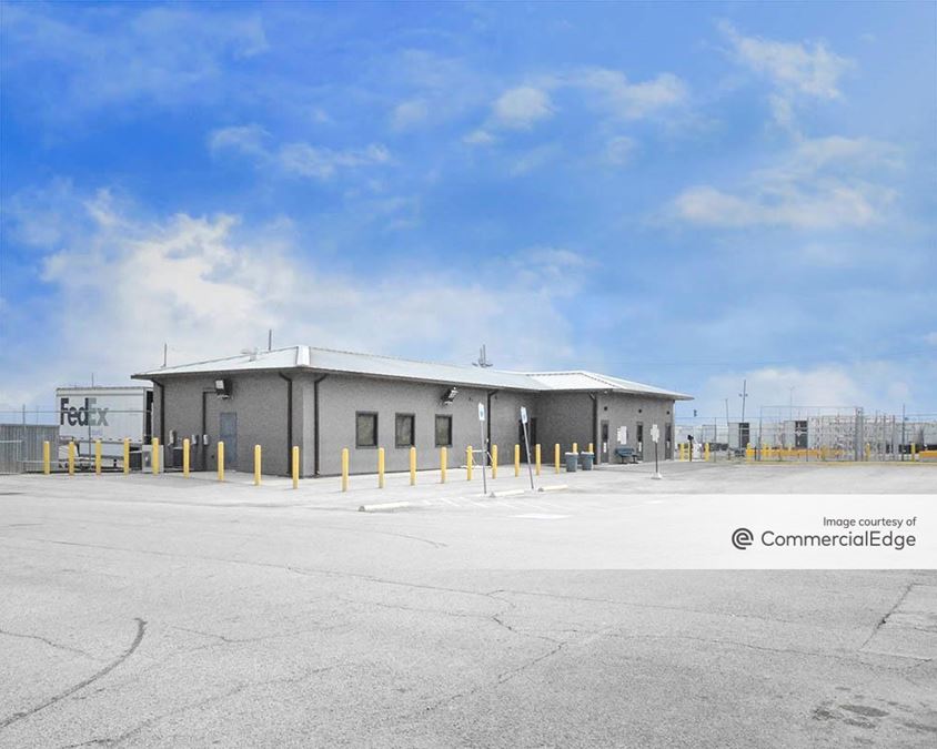 4901 Village Creek Road 4901 Village Creek Road Industrial Building