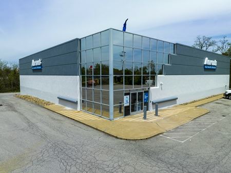 Commercial space for Sale at 1461 Old Brodhead Road in Monaca