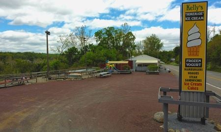 Retail space for Sale at 4325 N Delaware Dr in Mount Bethel