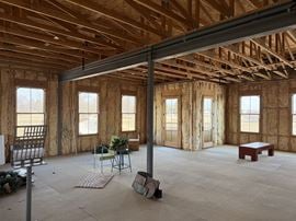 9,759± SF Mixed-Use Commercial Building