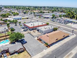 Prime Fully Remodeled Blackstone Ave Space: Move-In Ready