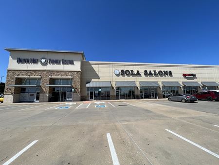 Retail space for Rent at 5401 N May Ave in Oklahoma City