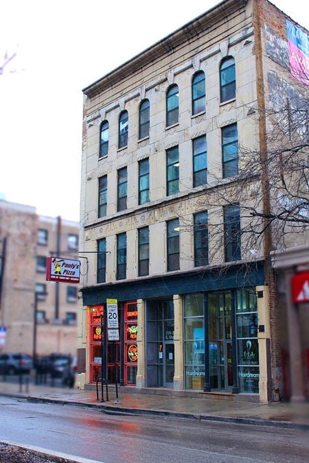 Office space for Sale at 719 S State St in Chicago